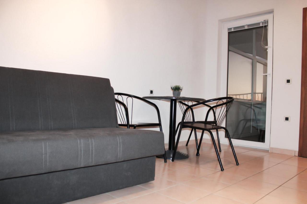 Apartments Larus Baska Voda Exterior photo